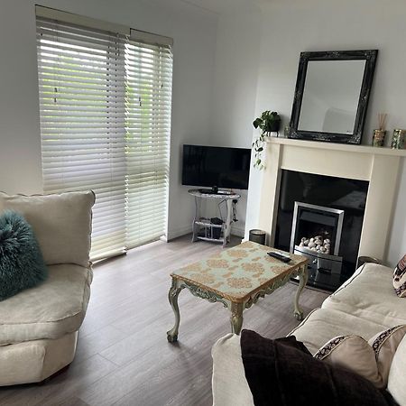 Cosy 2 Double Bed Apartment Swords Exterior foto