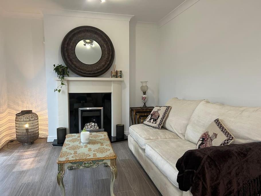 Cosy 2 Double Bed Apartment Swords Exterior foto